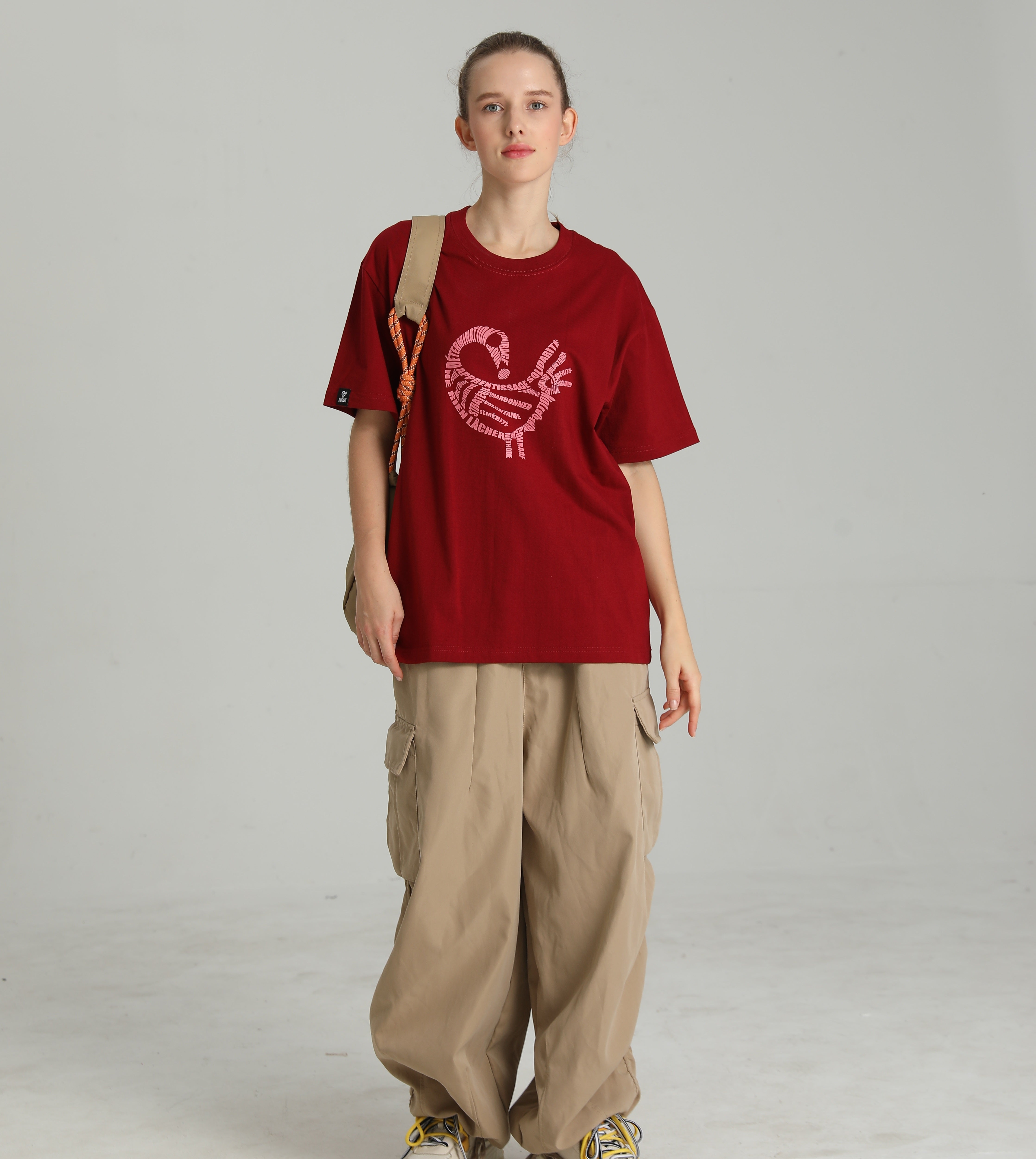 MONCHI™ T-SHIRT ROUGE BORDEAU LETTRE