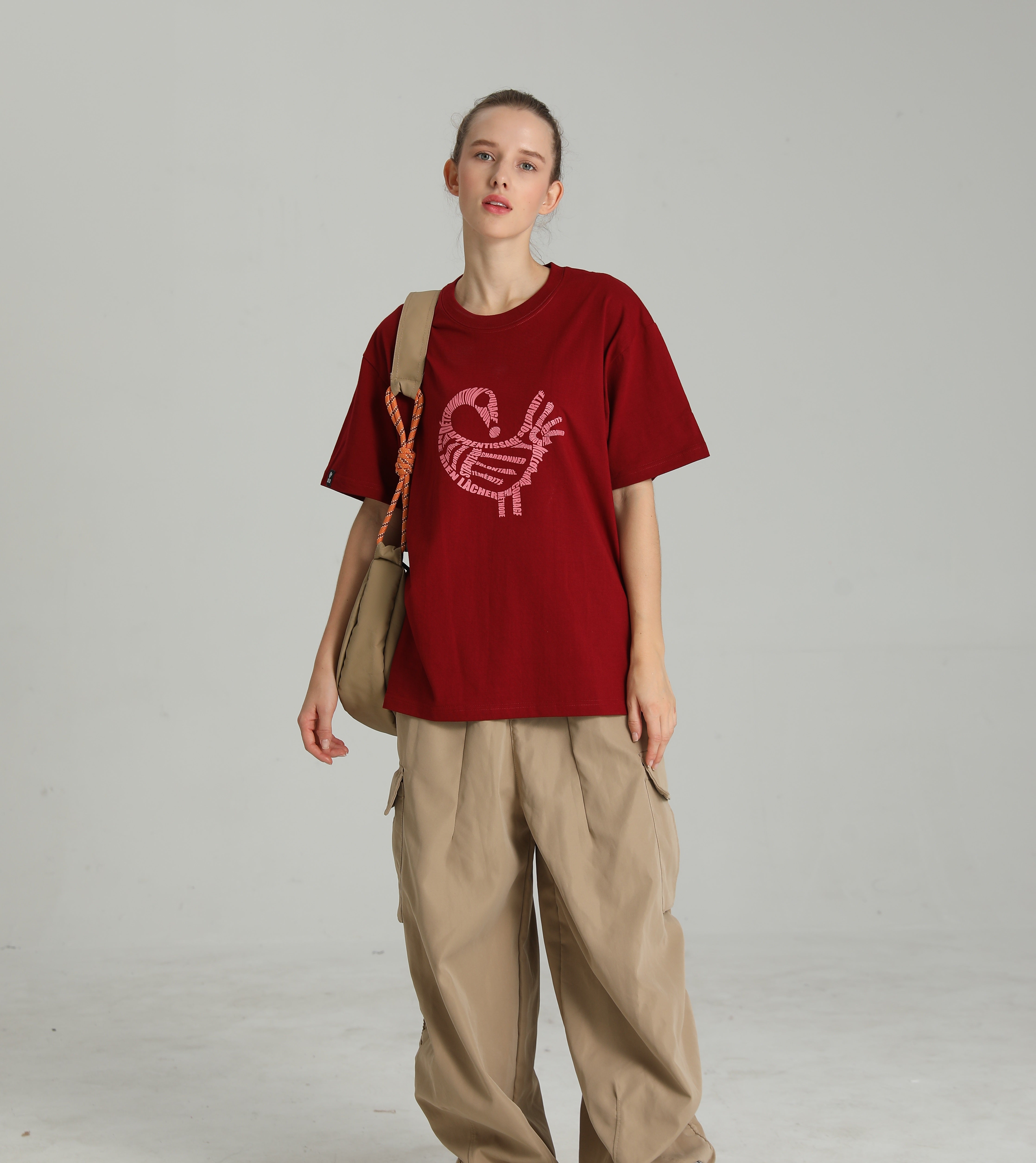 MONCHI™ T-SHIRT ROUGE BORDEAU LETTRE