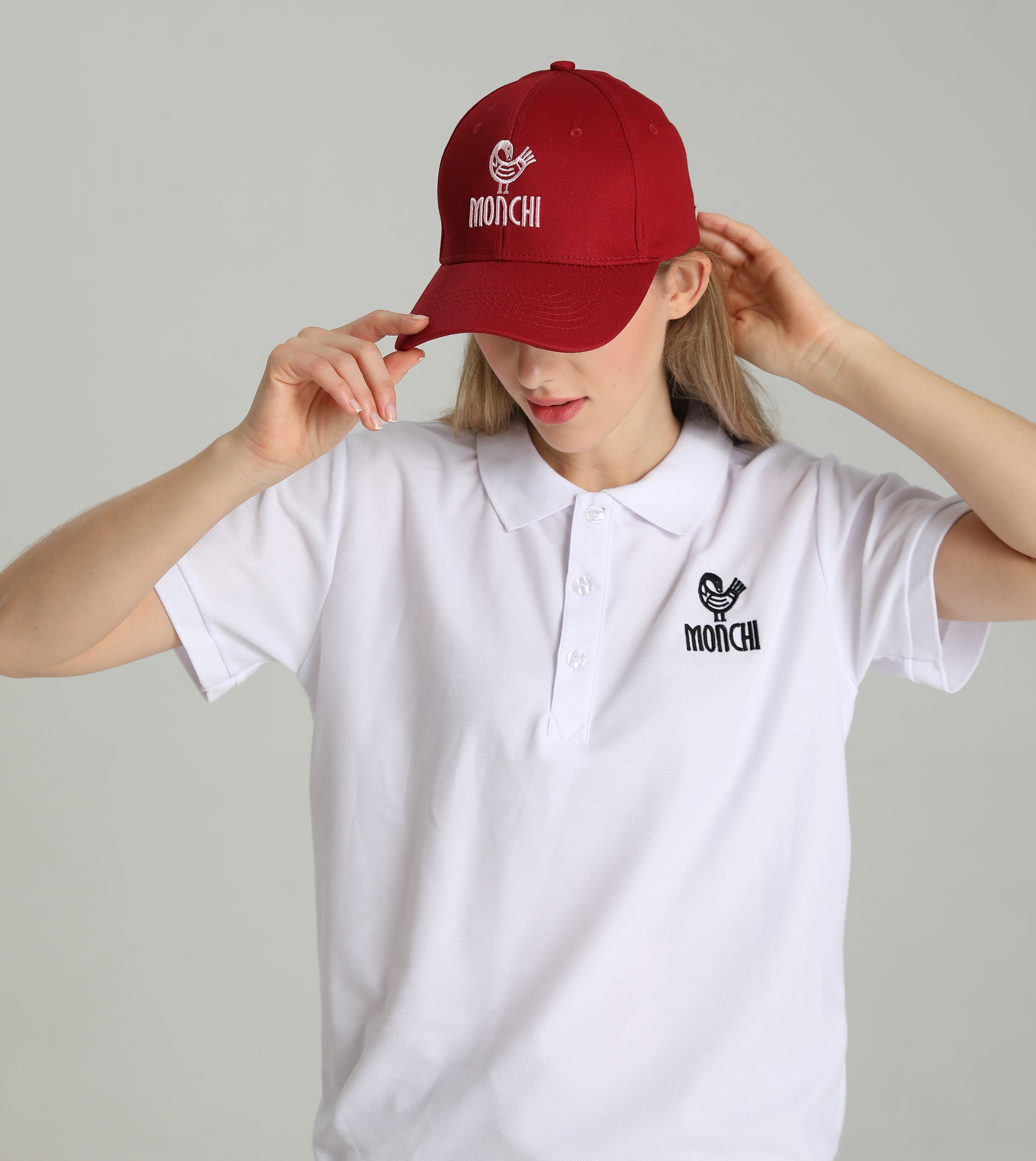 MONCHI™ CASQUETTE ROUGE BORDEAU