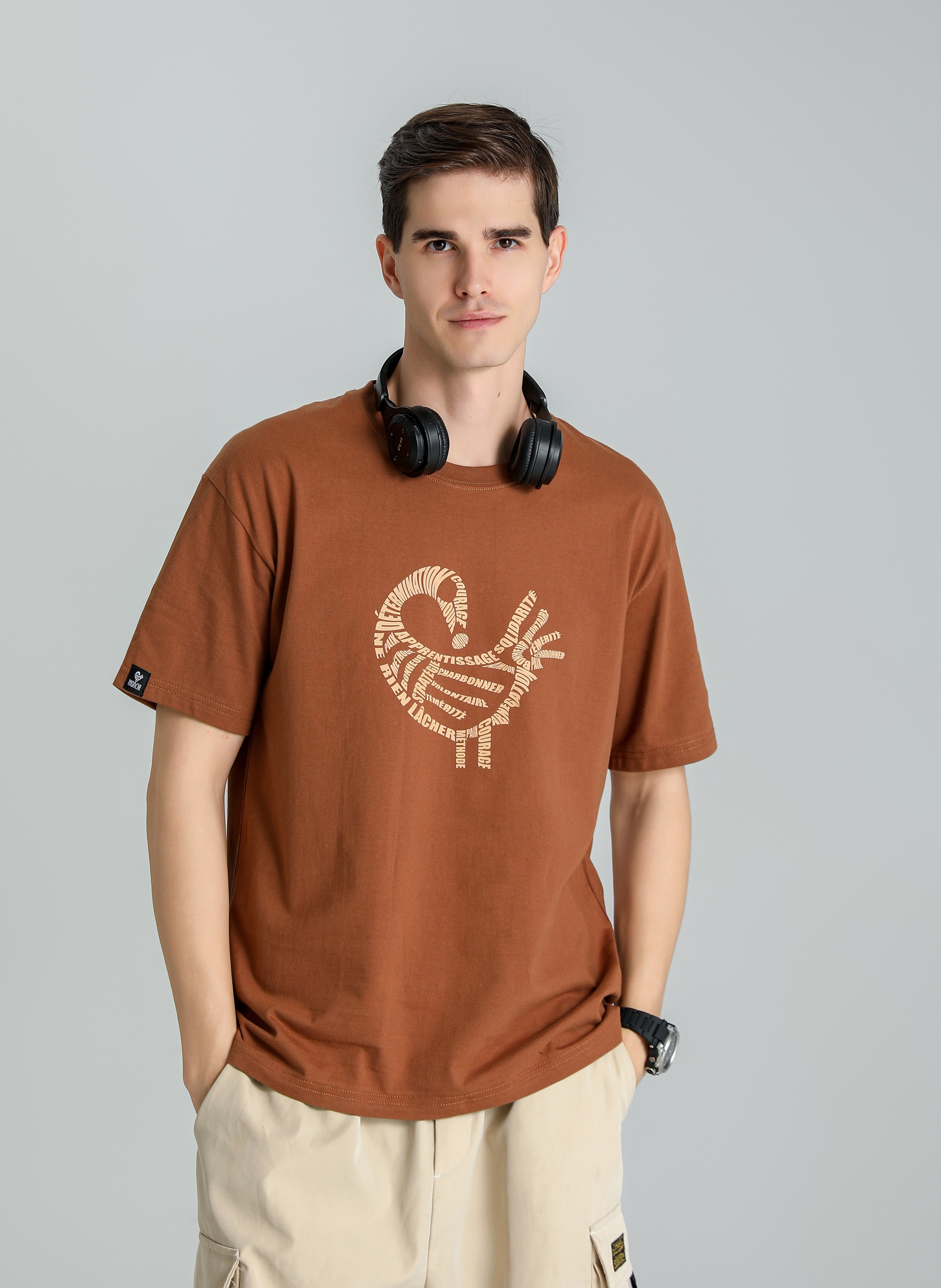 MONCHI™ T-SHIRT MARRON A LETTRE
