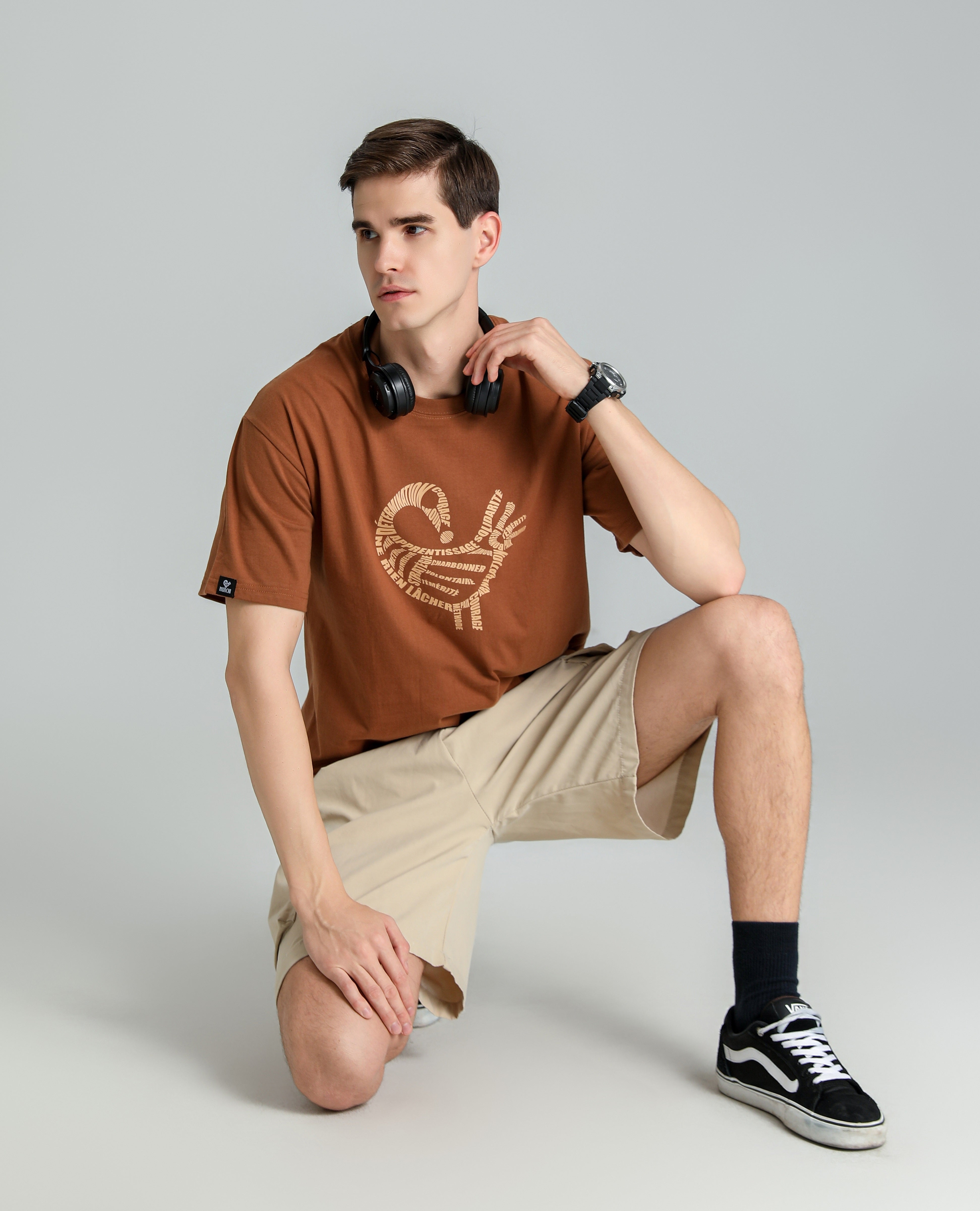 MONCHI™ T-SHIRT MARRON A LETTRE