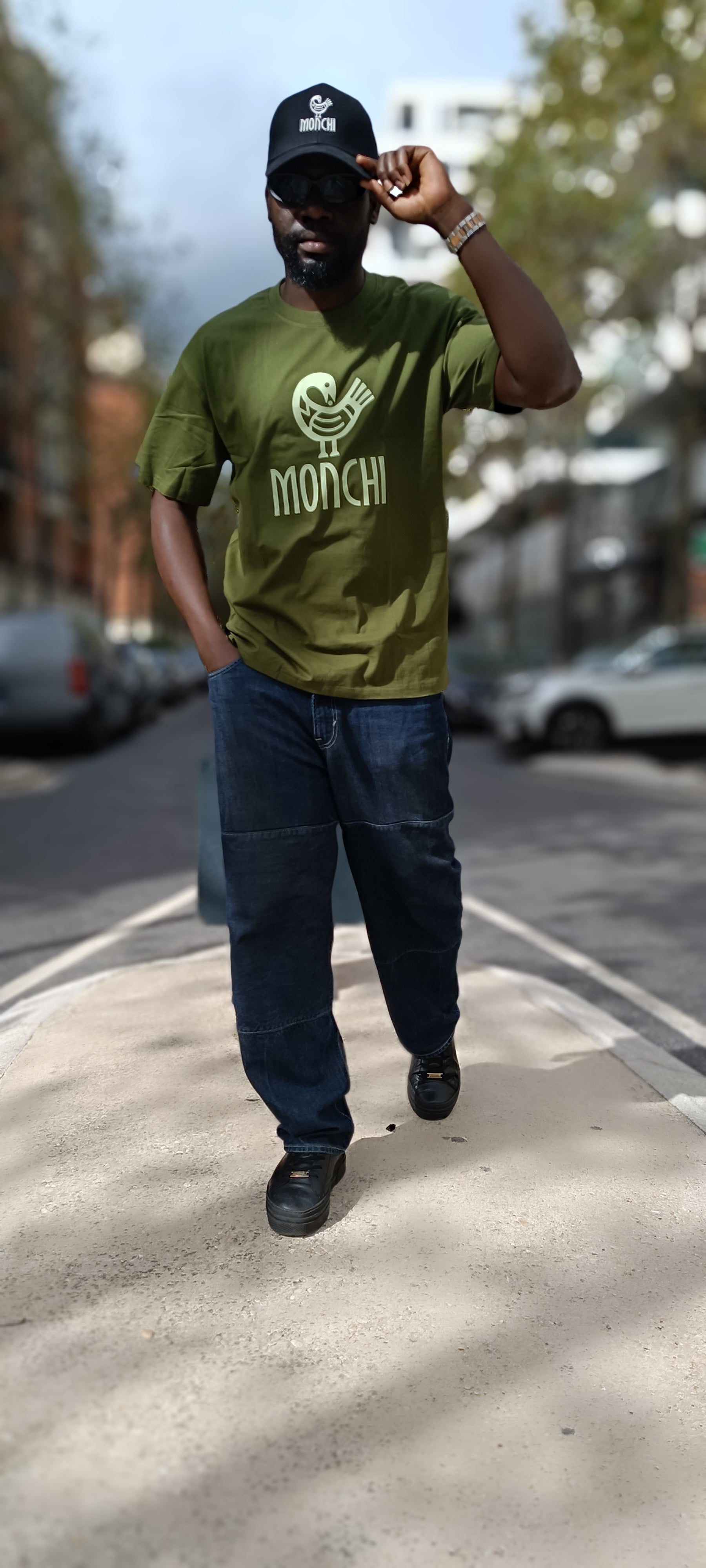 MONCHI™ T-SHIRT VERT MILITAIRE INITIAL