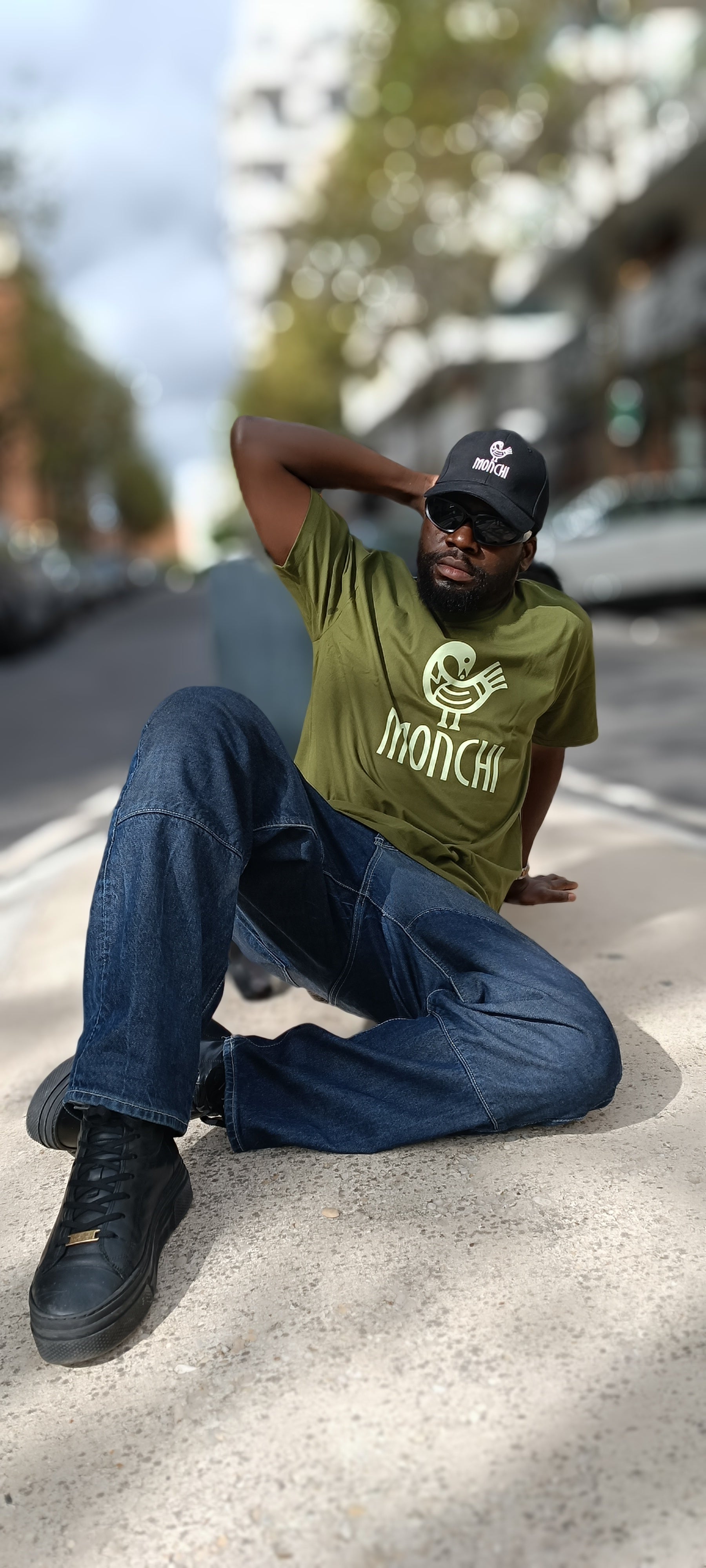 MONCHI™ T-SHIRT VERT MILITAIRE INITIAL